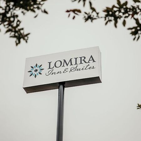 Lomira Inn And Suites Exteriér fotografie