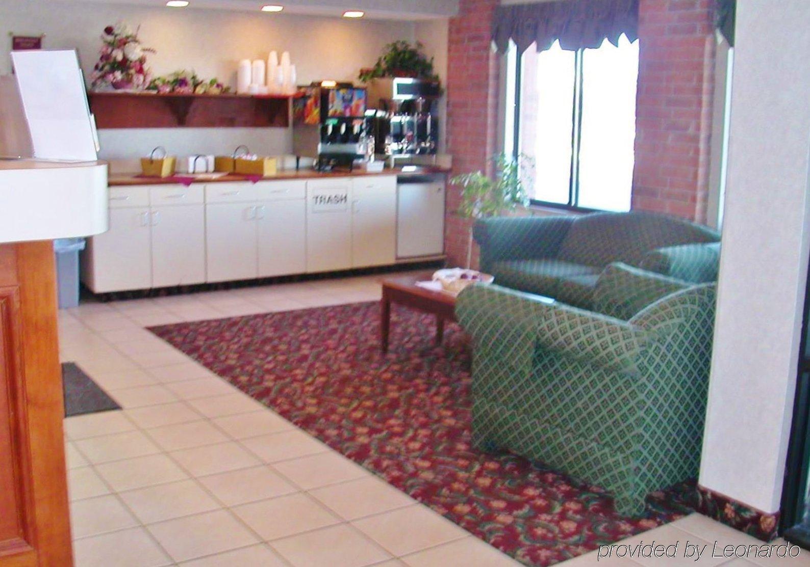 Lomira Inn And Suites Exteriér fotografie